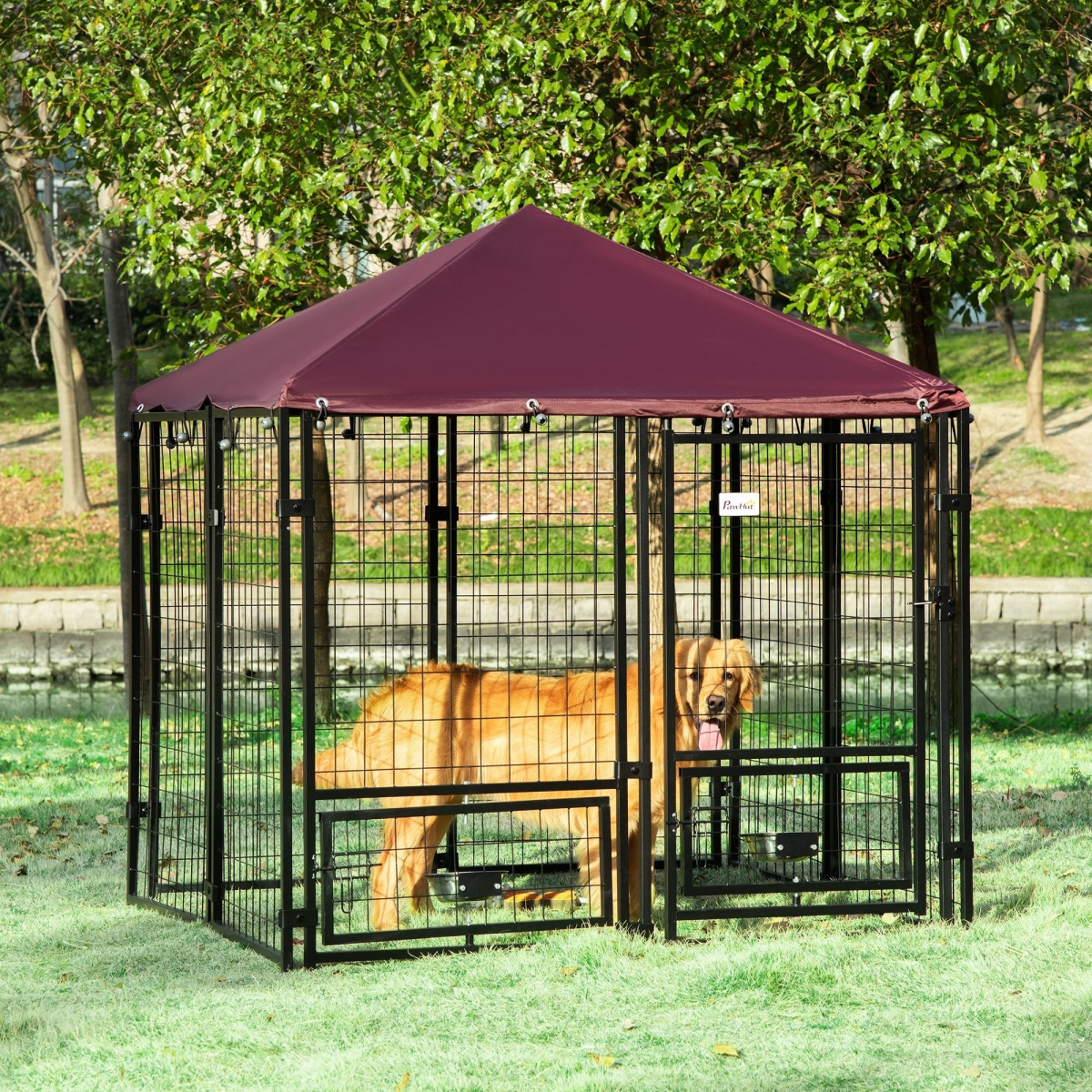 PawHut Outdoor Dog Kennel with Rotating Bowl Holders & Cover